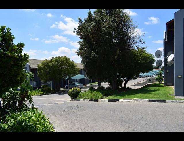 2 BEDROOM TOWNHOUSE FOR SALE IN LYNDHURST